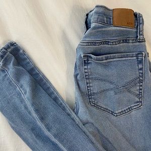 aeropostale light wash skinny jeans